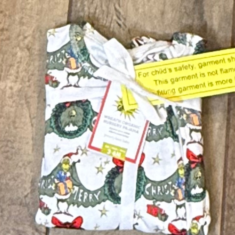"The Grinch" Wreath Organic Cotton Baby Pajama - PBK - Picture 5 of 7